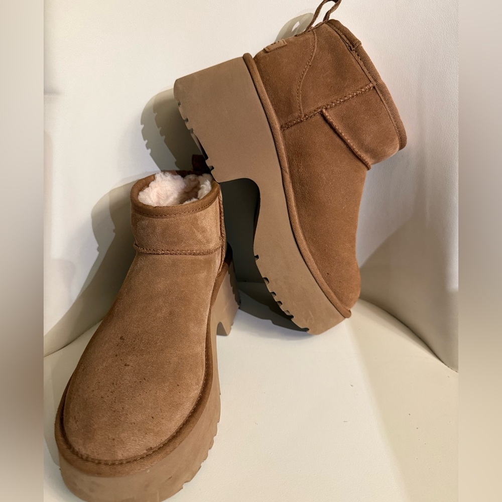 Uggs Ultra Mini New Heights Platform Boot Sz 8